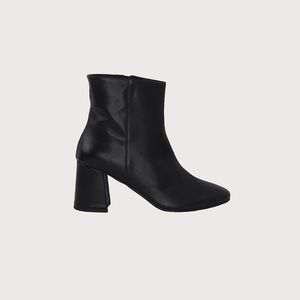 GAIA BLACK LEATHER boots andreacarrano 