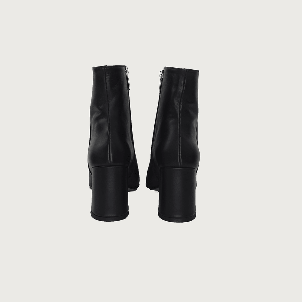 GAIA BLACK LEATHER boots andreacarrano 