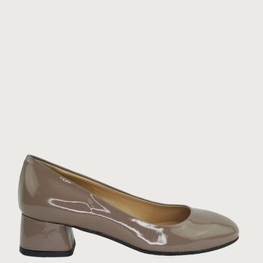Pretty Taupe Patent Heels andreacarrano 