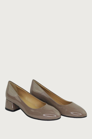 Pretty Taupe Patent Heels andreacarrano 