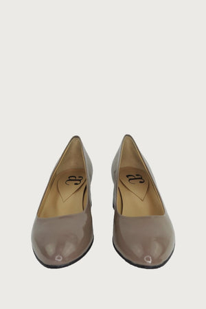 Pretty Taupe Patent Heels andreacarrano 